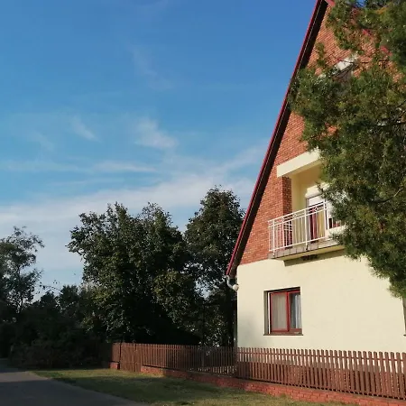 Zita Ueduelohaz Balatonboglar