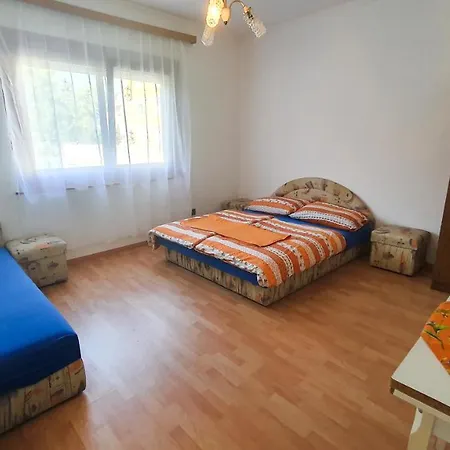Zita Ueduelohaz * Balatonboglar