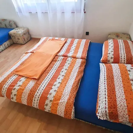 Zita Ueduelohaz Apartment